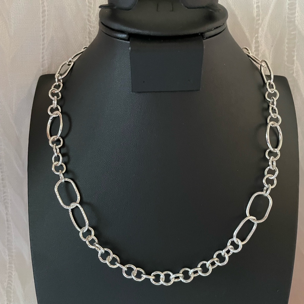 Silver Tone Links Chain Necklace With Lobster Clasp